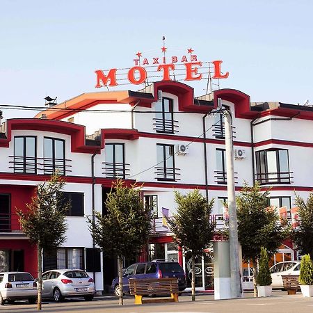 Taxi Bar Motel โบซานสกา กราดิชกา ภายนอก รูปภาพ