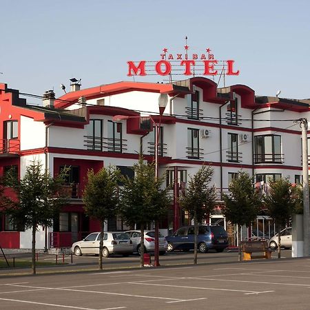 Taxi Bar Motel โบซานสกา กราดิชกา ภายนอก รูปภาพ